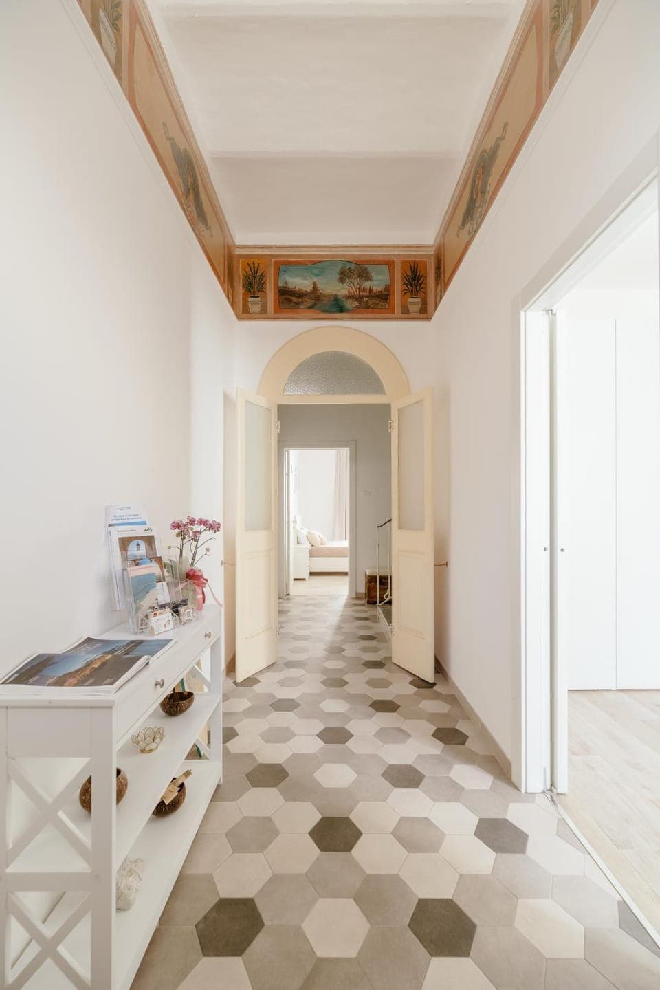 Facade/entrance, Living room, Lobby or reception