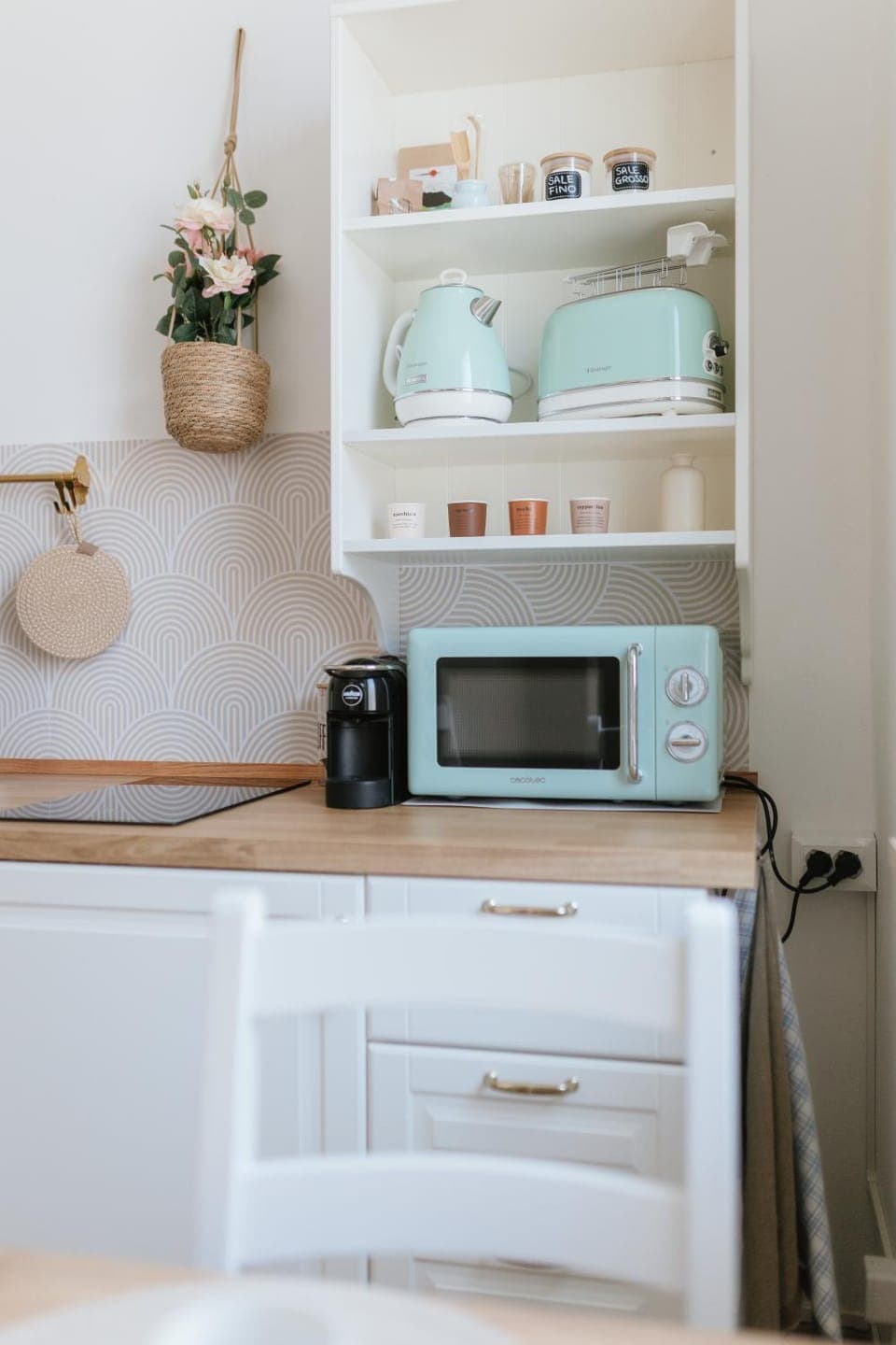 Coffee/tea facilities, Kitchen or kitchenette, microwave, minibar, oven, toaster