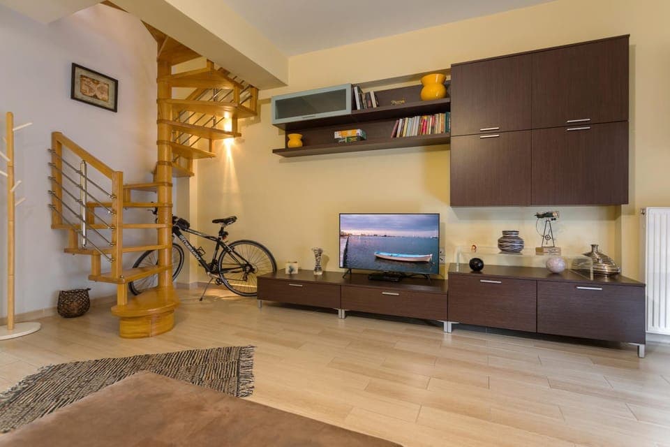 TV and multimedia, Seating area