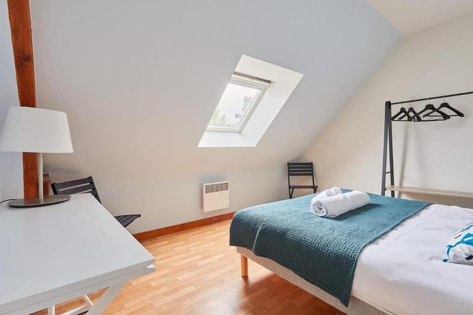 Bed, Photo of the whole room, Bedroom