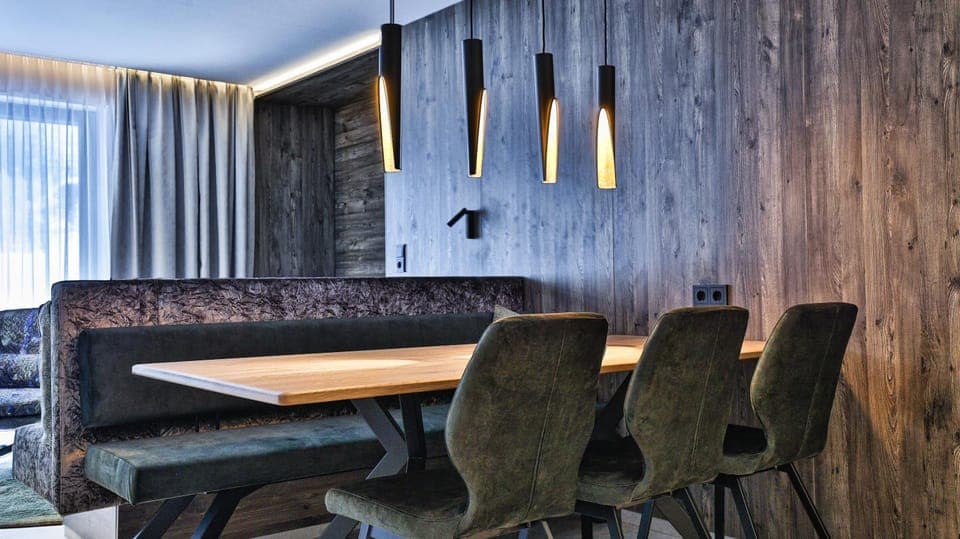 Seating area, Dining area