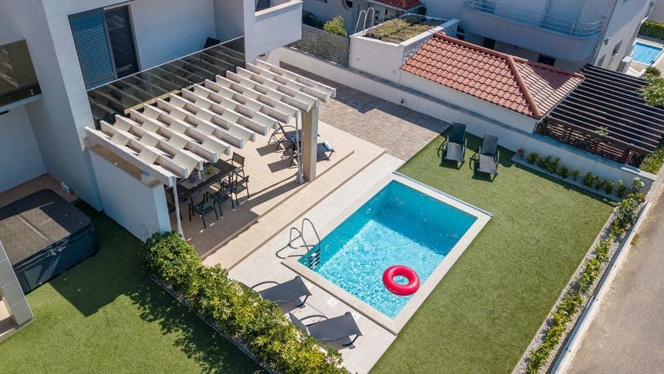 Pool view, Swimming pool