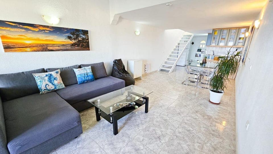 Kitchen or kitchenette, Living room, Dining area