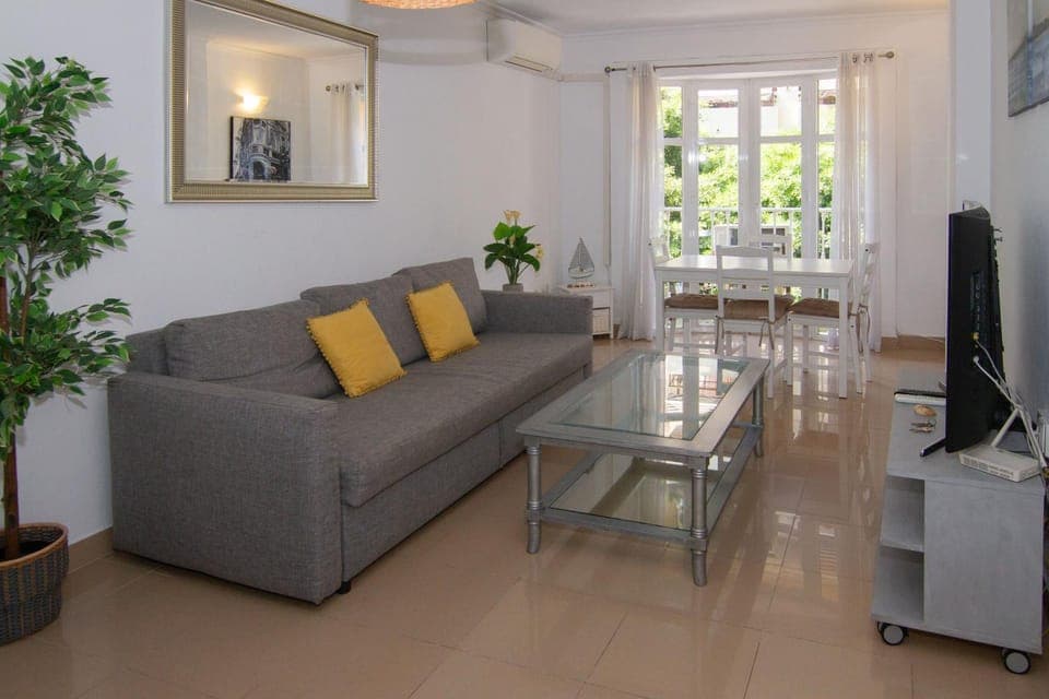 TV and multimedia, Living room, Dining area