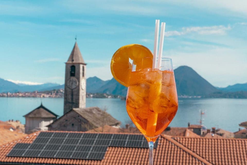 Nearby landmark, Day, Natural landscape, Lake view, Mountain view, Drinks