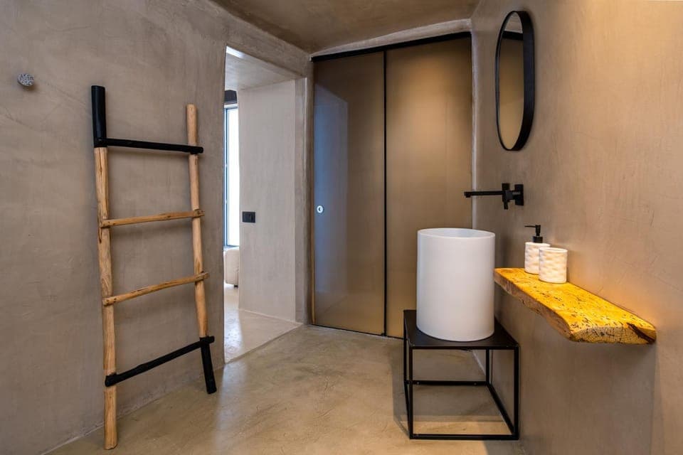 Toilet, Bathroom, towels