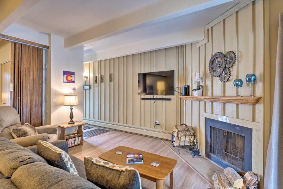 1 Mi to Dillon Reservoir: Condo Retreat in Frisco! House in Frisco