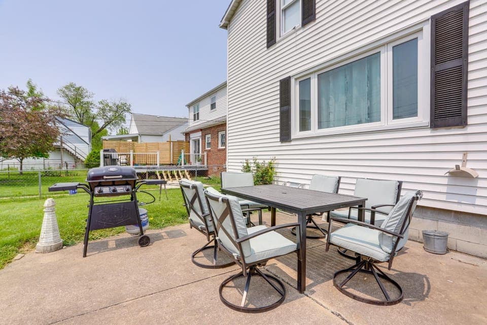 Home w/ Screened-In Porch < 1 Mi to Lake Erie House in Port Clinton