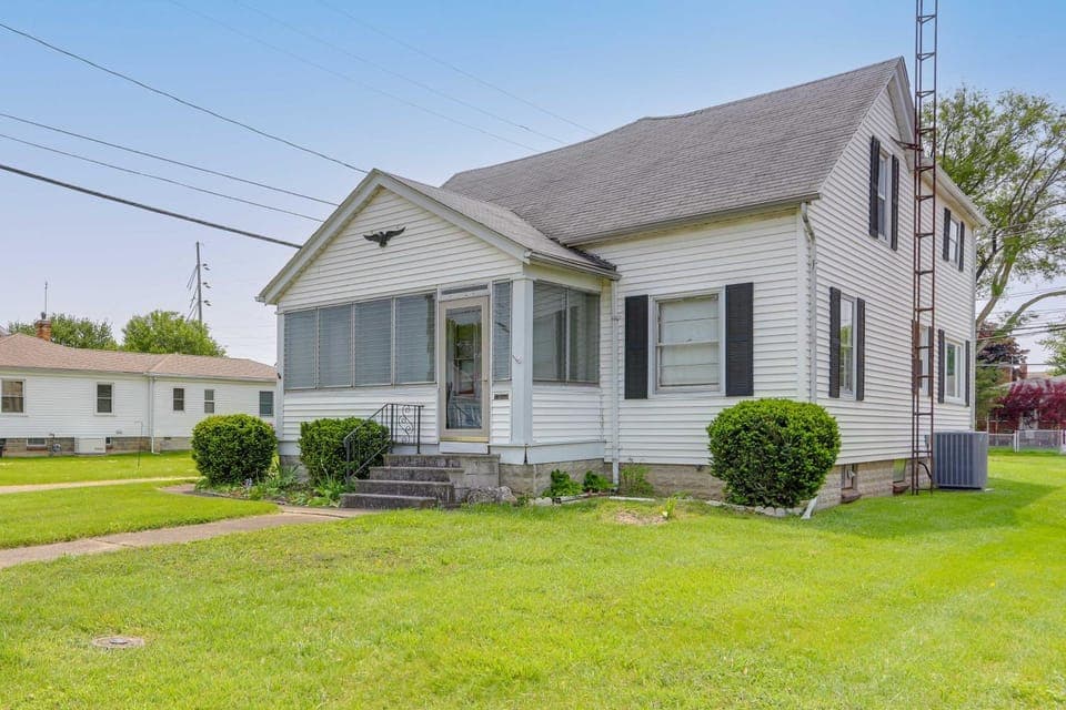 Home w/ Screened-In Porch < 1 Mi to Lake Erie House in Port Clinton