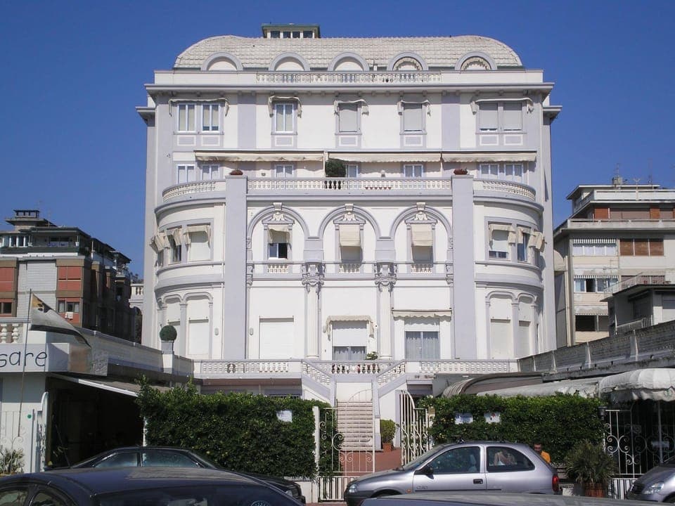 Property building, Day