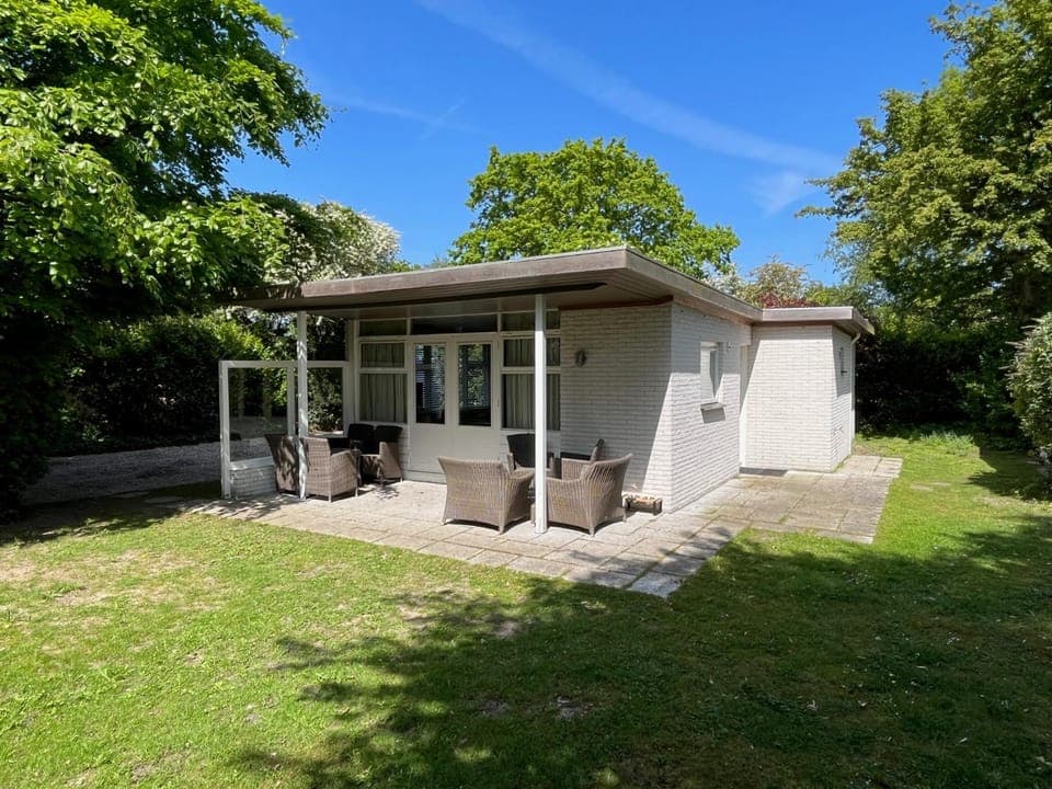 Property building, Spring, Day, Garden