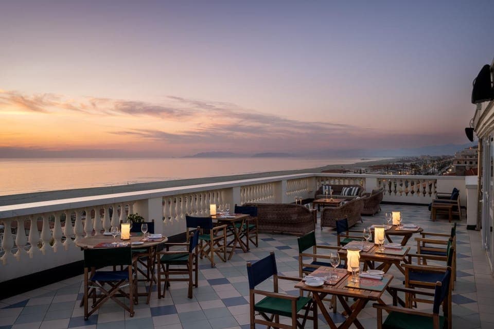 Restaurant/places to eat, Balcony/Terrace, Evening entertainment, Sea view, Entertainment, Sunset