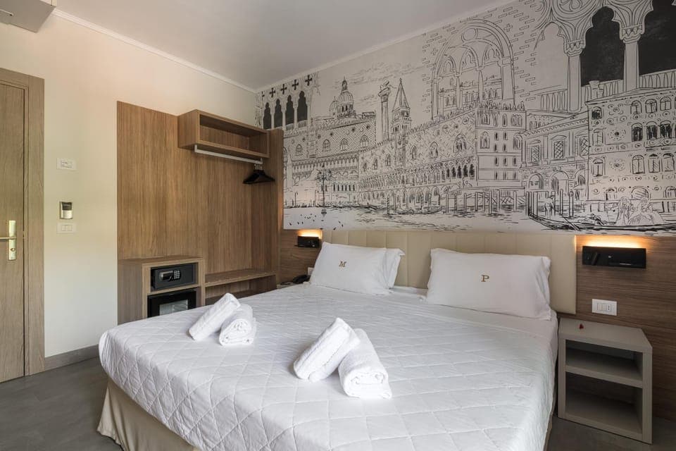 Bed, Photo of the whole room, Bedroom, wardrobe