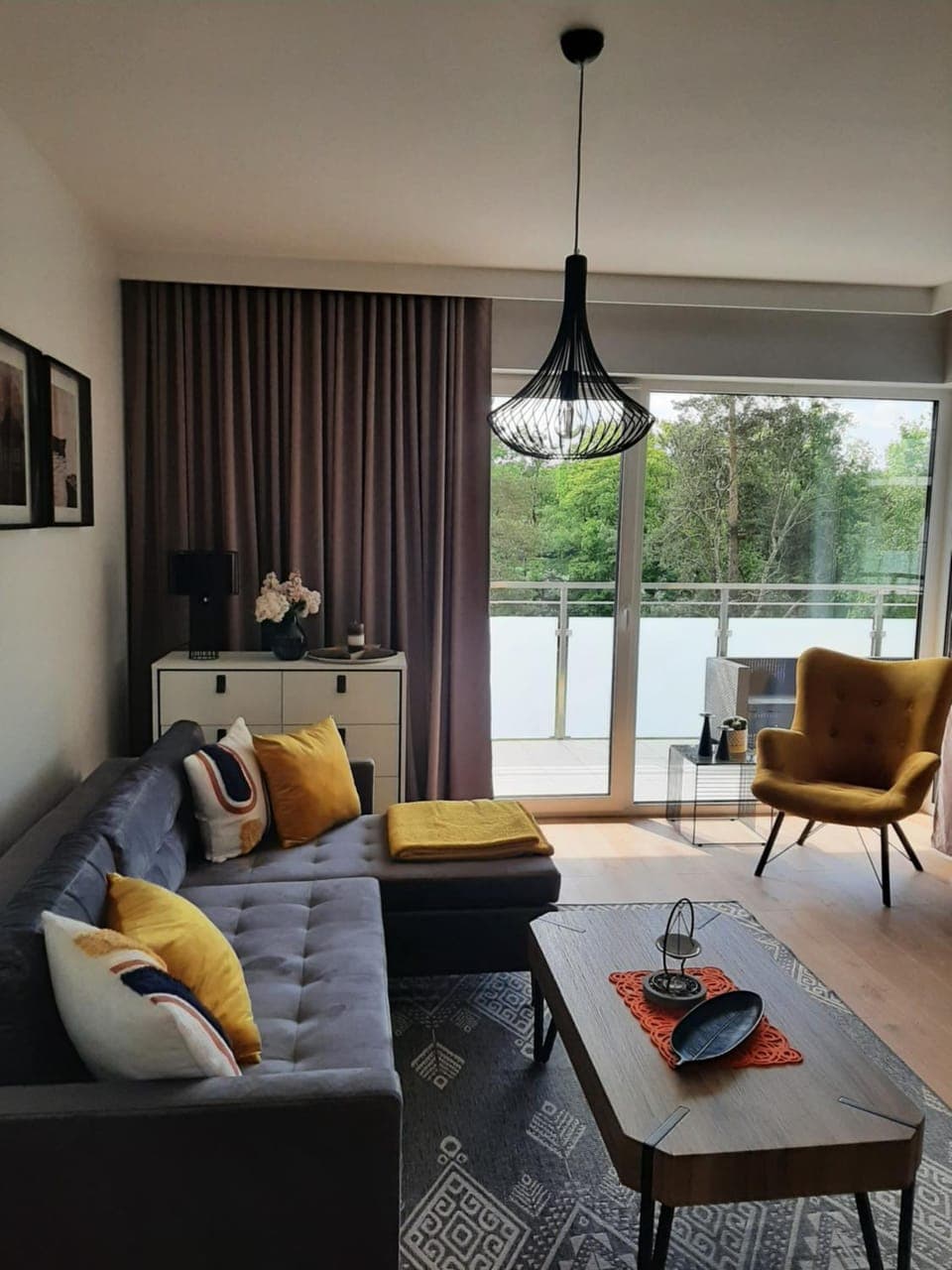 Living room, Seating area