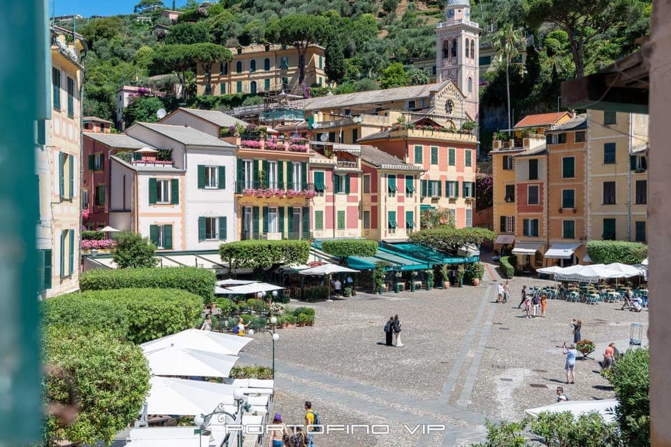 Property building, Nearby landmark, Neighbourhood, Natural landscape, Street view