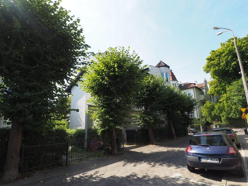 Property building, Neighbourhood