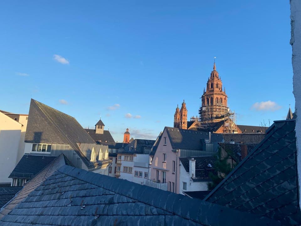 Nearby landmark, Balcony/Terrace, City view