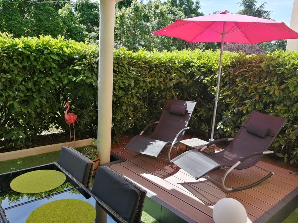 Patio, Dining area, sunbed