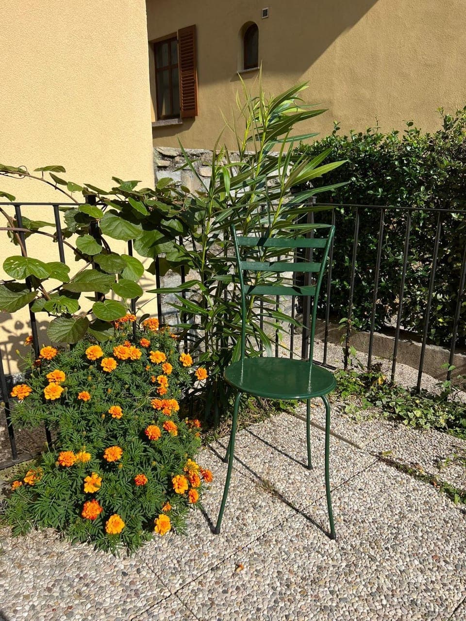 View (from property/room), Balcony/Terrace, Seating area, Dining area, Garden view, Lake view, Mountain view, Sunset