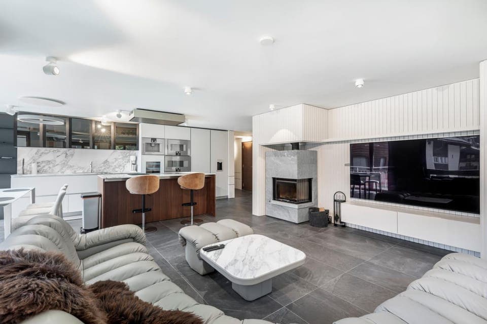 TV and multimedia, Living room, Seating area