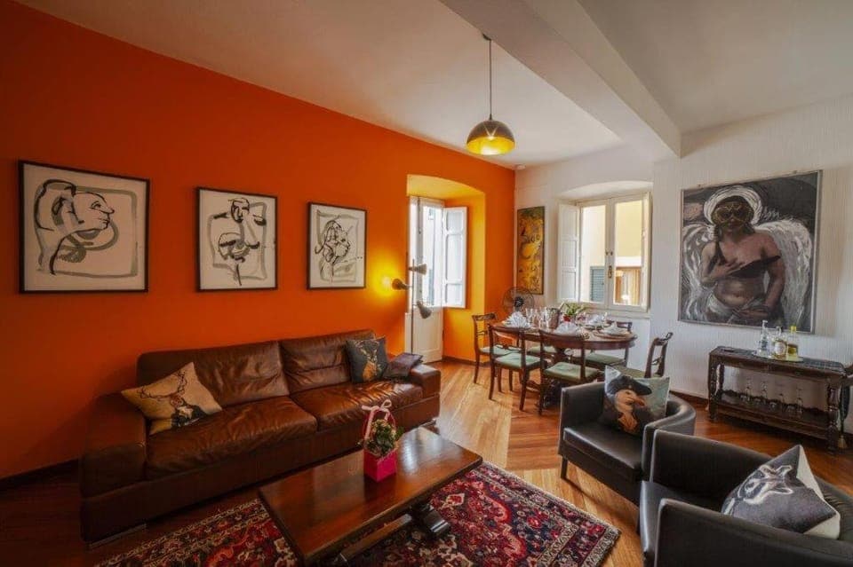 Living room, Seating area