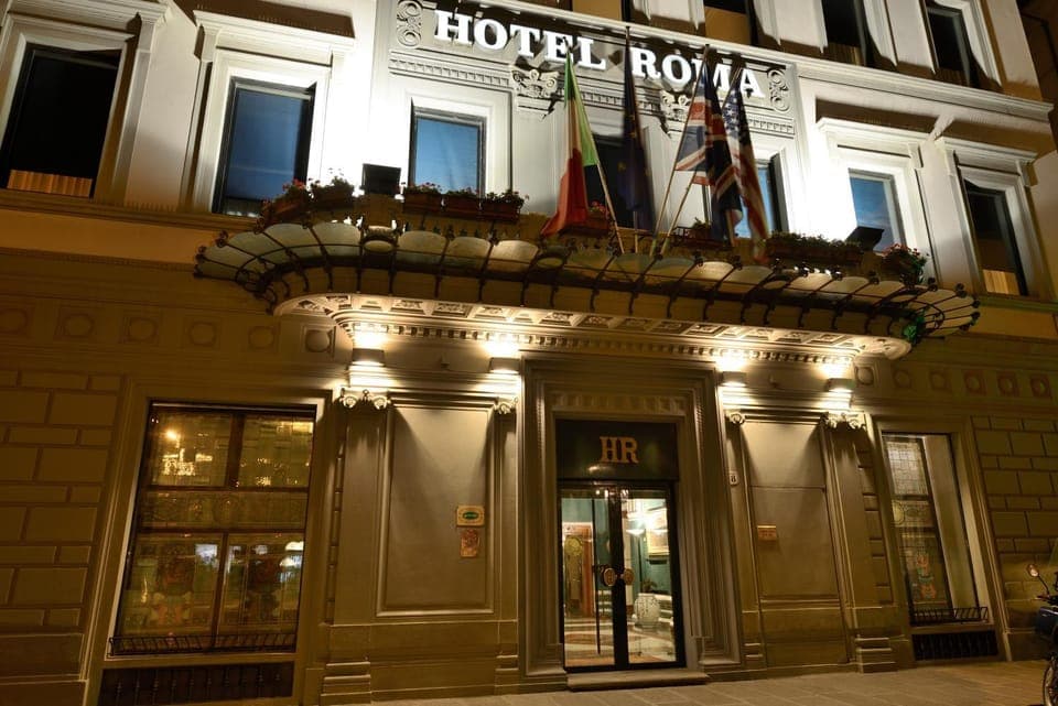 Facade/entrance, Facade/entrance, Night, Decorative detail