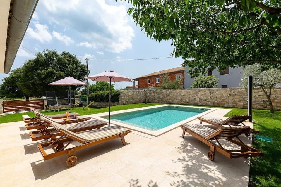 Garden, Swimming pool