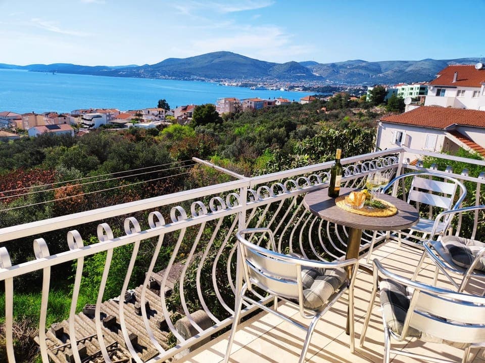 Balcony/Terrace, Mountain view, Sea view, Sea view