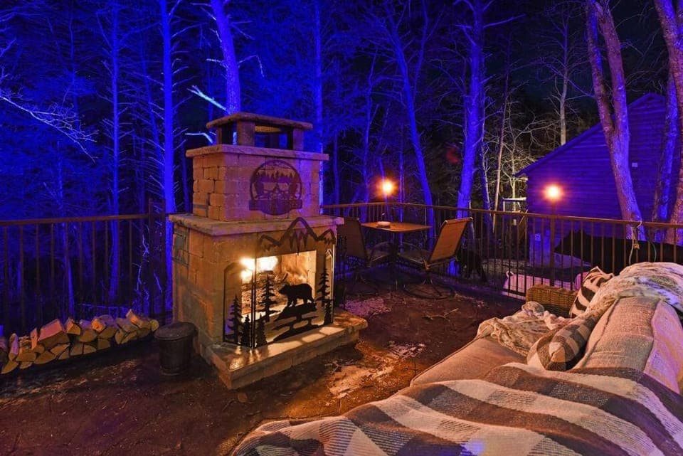 Enchanted Forest Cabin And Teepee! Lights & Laser Show! Private Hot Tub! Unique Stay! Cabin in Sevierville