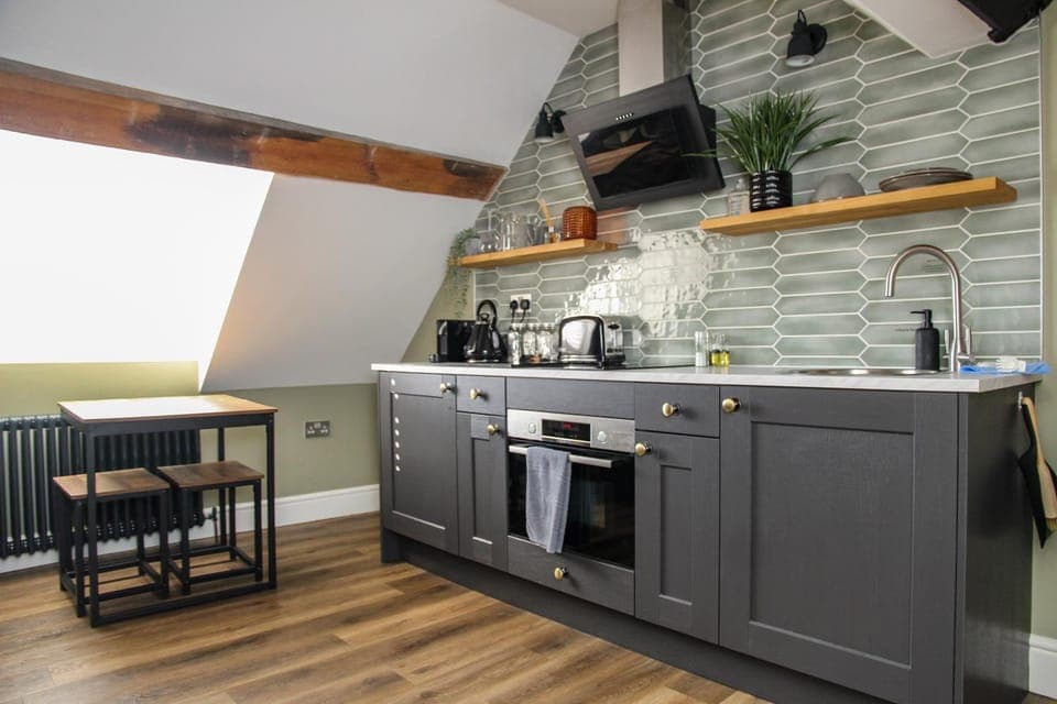 Kitchen or kitchenette, kitchen