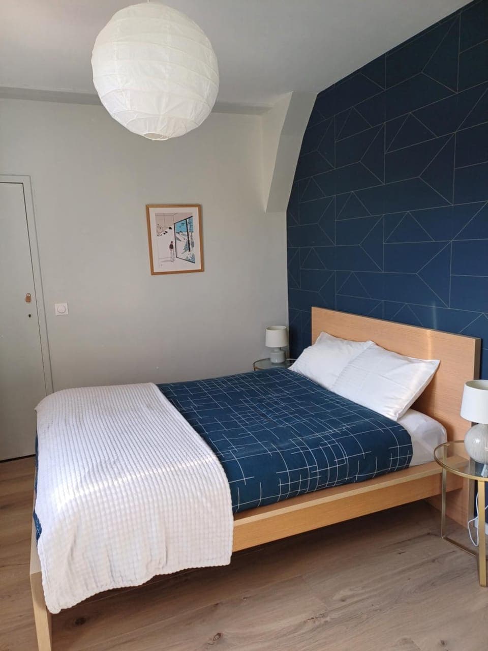 Bed, Photo of the whole room, Seating area, Bedroom, heating, internet, locker