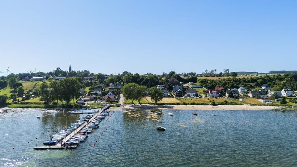 Nearby landmark, Day, Activities, Beach, Sea view