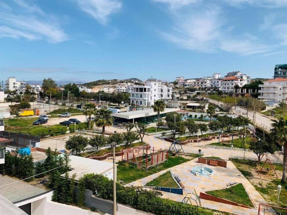 Balcony/Terrace, City view, Street view
