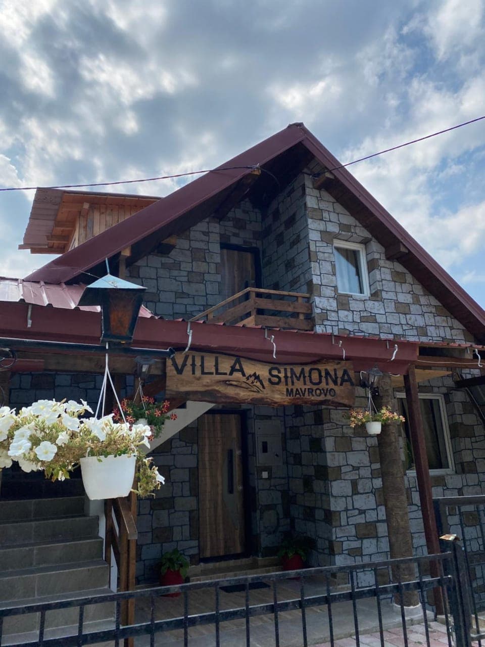 Property building, Facade/entrance, Property logo or sign