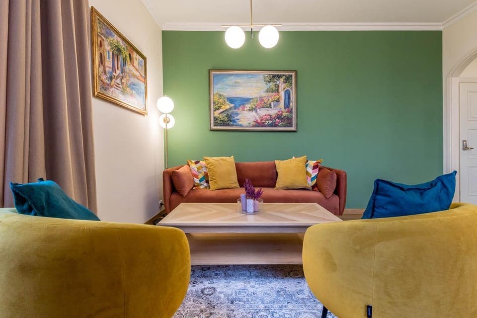 Living room, Seating area