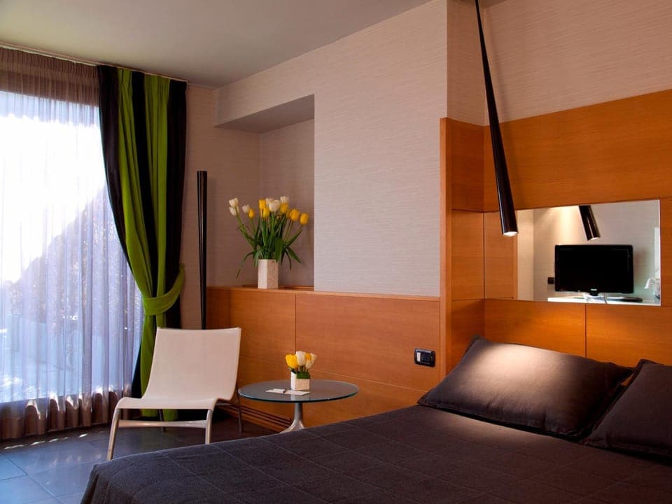 Bed, TV and multimedia