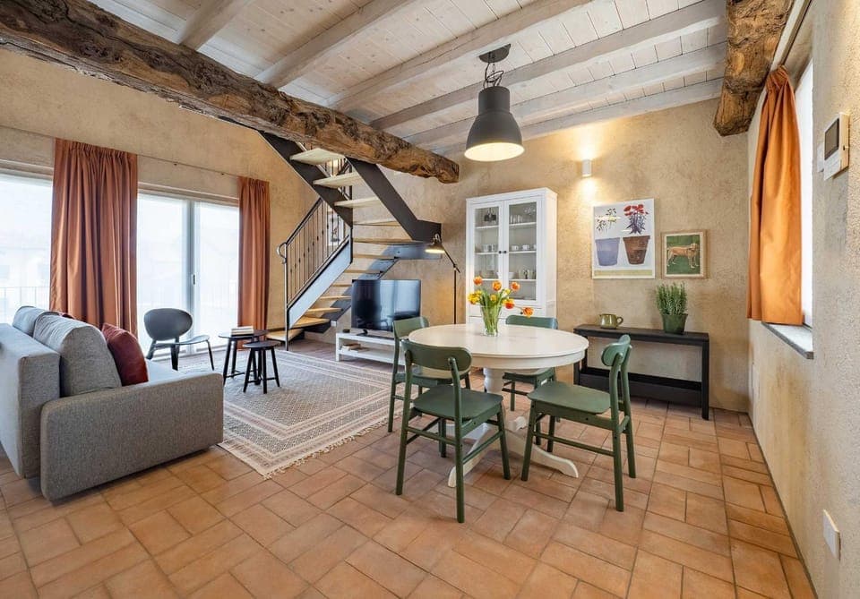 Communal lounge/ TV room, Living room