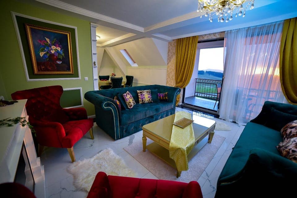 Bed, Living room, Photo of the whole room, Seating area