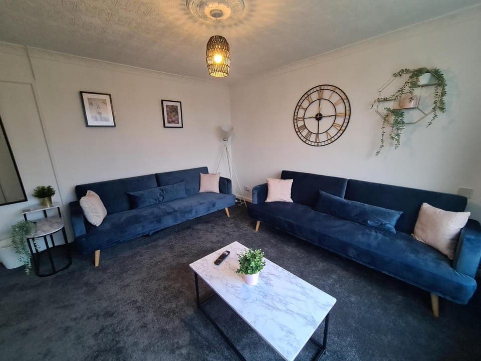 Living room, Seating area