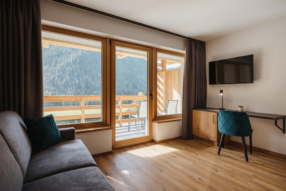 Natural landscape, TV and multimedia, Mountain view