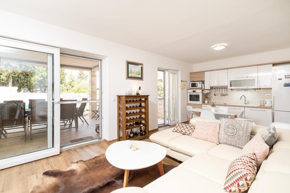 Kitchen or kitchenette, Seating area, Dining area, pet friendly