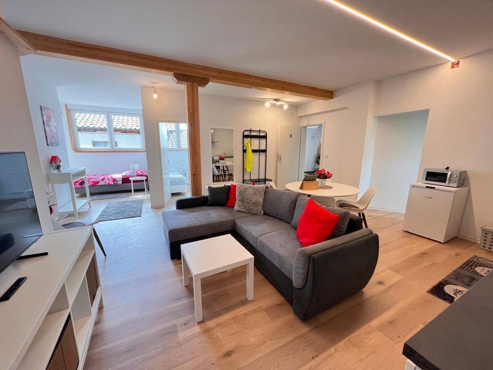 Communal lounge/ TV room, TV and multimedia, Living room, Dining area