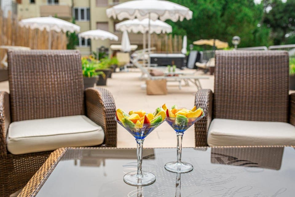 Property building, Swimming pool, Breakfast