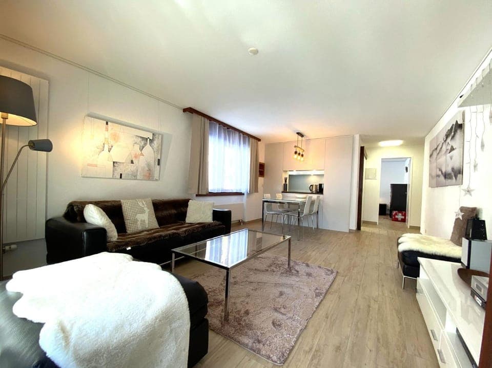 TV and multimedia, Living room, Dining area