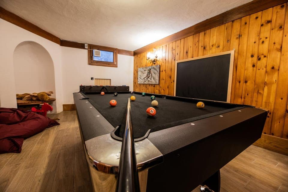 Billiard, Game Room, On site