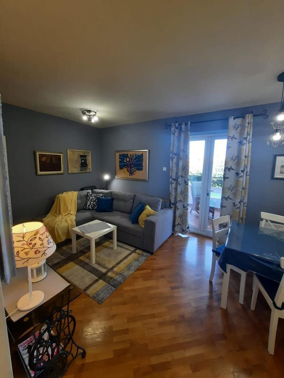 Communal lounge/ TV room, Living room