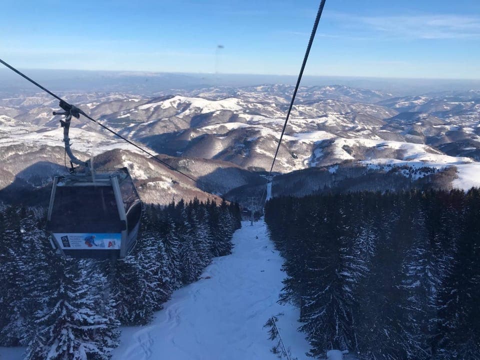 Natural landscape, Bird's eye view, Skiing, Hiking, Location, shuttle