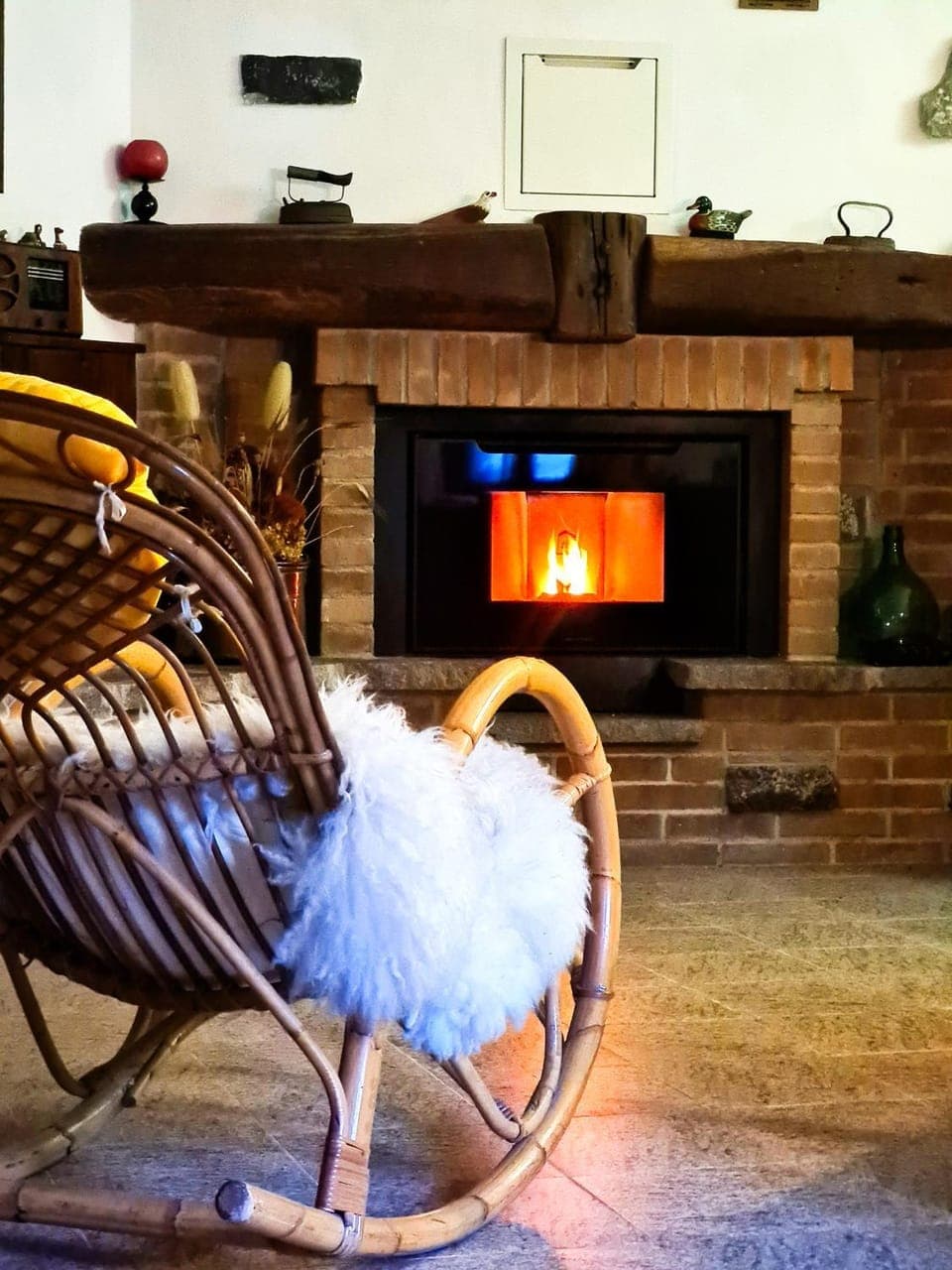 Living room, fireplace