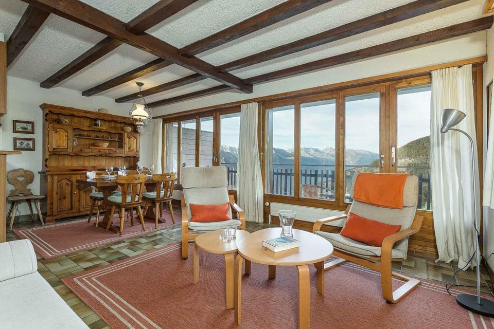 Dining area, Mountain view