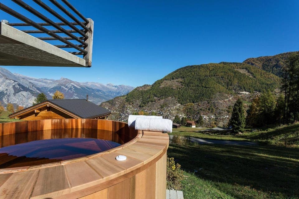 Hot Tub, Mountain view